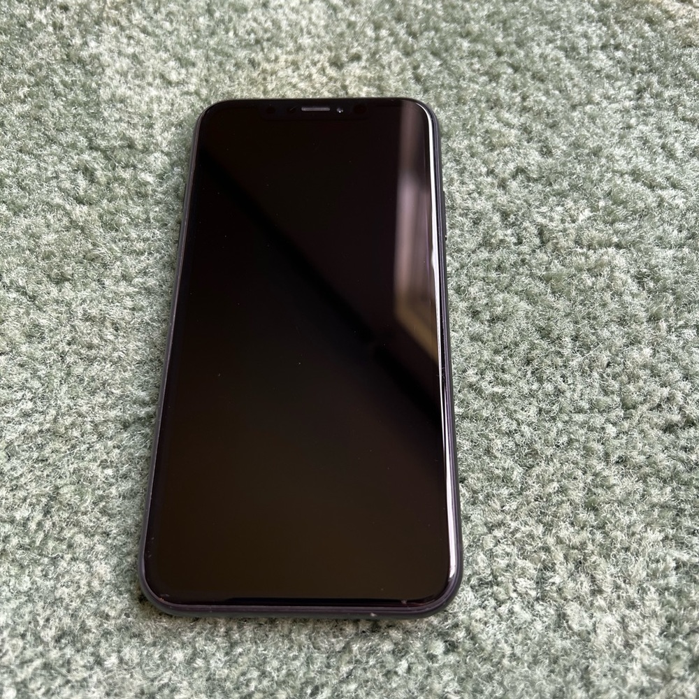 Black iPhone XR